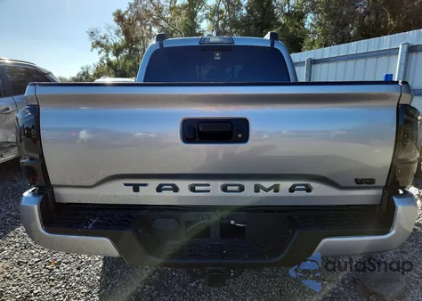 2018 Toyota Tacoma Double Cab z USA, uszkodzony, nr VIN 3TMAZ5CN2JM060312
